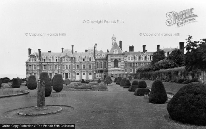 Photo of St George, Clarendon School c.1955