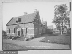 National Schoolhouse 1900, St George's