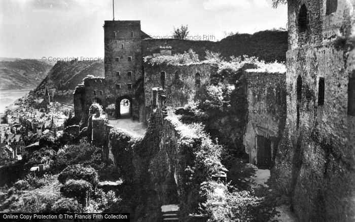 Photo of St Goar, Ruin Rheinfels c.1930