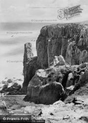 The Cliffs c.1955, St Govan's Head