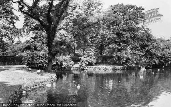 Photo of St Helens, Victoria Park c1955