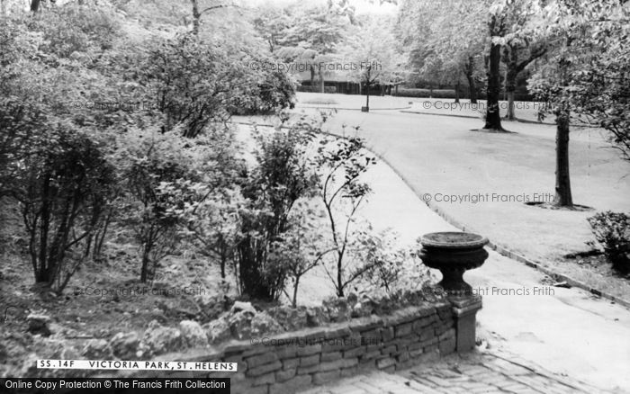 Photo of St Helens, Victoria Park c.1955