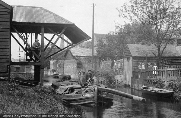 Photo of St Ives, Barge On The Old River 1914