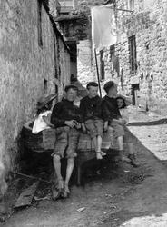 Children In A Quaint Corner 1906, St Ives