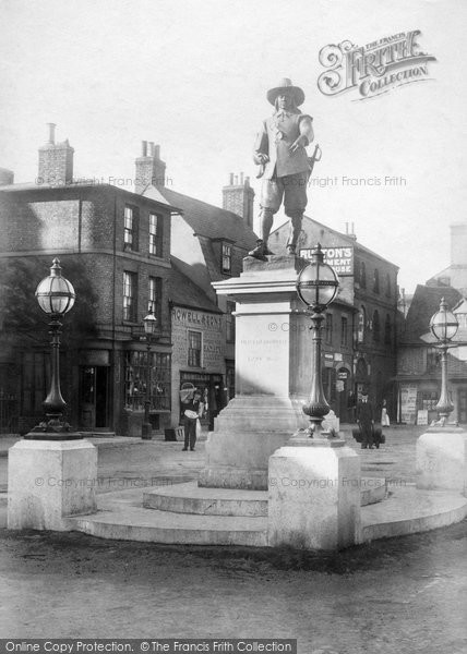 Photo of St Ives, Cromwell Statue 1901