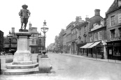 Cromwell Statue 1914, St Ives