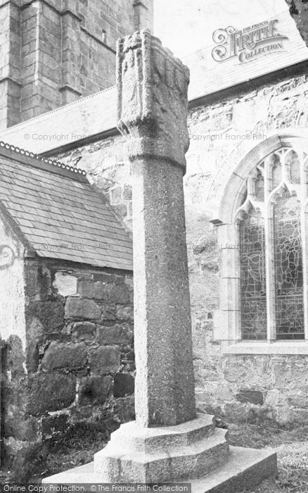 Photo of St Ives, Old Cross In The Churchyard c.1900