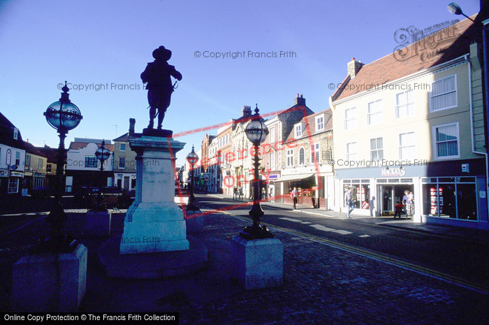 Photo of St Ives, Oliver Cromwell Statue, Market Place c.1990