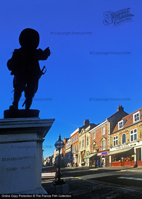Photo of St Ives, Oliver Cromwell Statue, Market Place c.1990