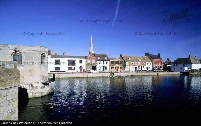 Photo of St Ives, River Great Ouse And Town Bridge Chapel c.1990