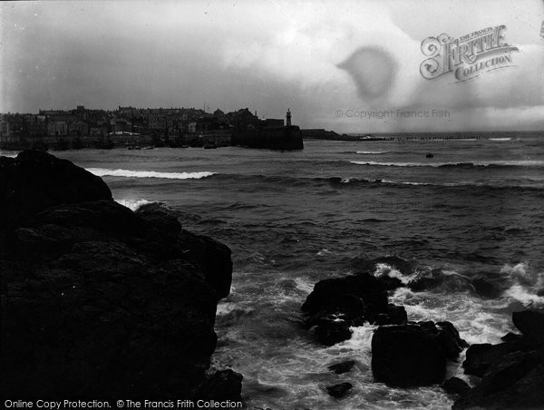 Photo of St Ives, Smeaton Pier 1922