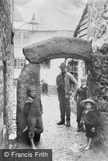 St Ives, the Old Archway, Hicks Court 1906