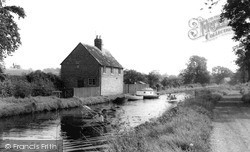 The Canal c.1958, St Martins