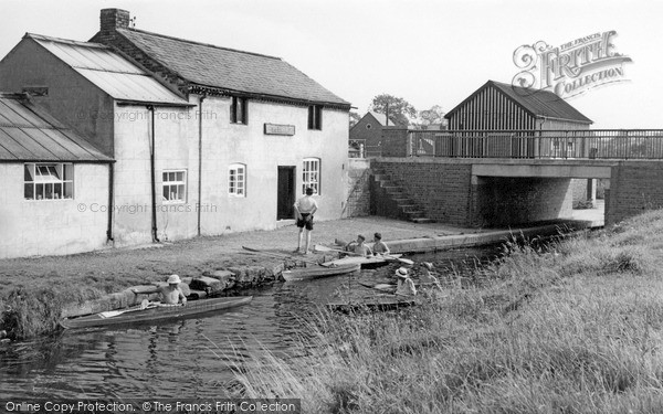 Photo of St Martins, the Canal c1958