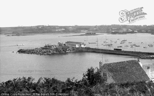 Photo of St Mary's, Hugh Town Harbour c1955