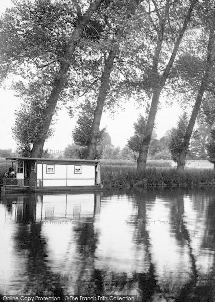 Photo of St Neots, Boathouse 1925