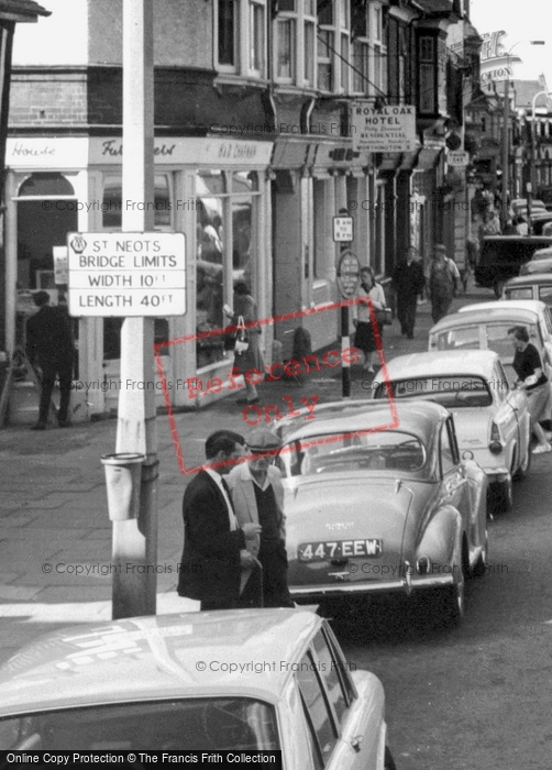 Photo of St Neots, Deep In Conversation, High Street c.1960