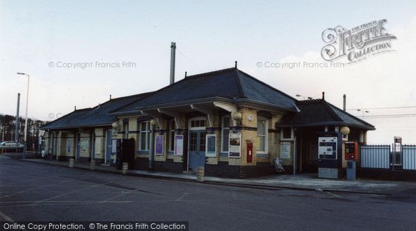 Photo of St Neots, Station Booking Office 2005