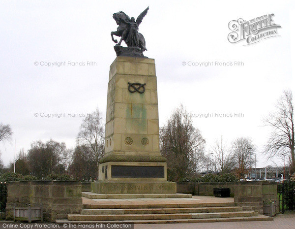 Photo of Stafford, County War Memorial, Victoria Park 2005