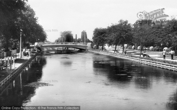 Photo of Stafford, Victoria Park c.1955