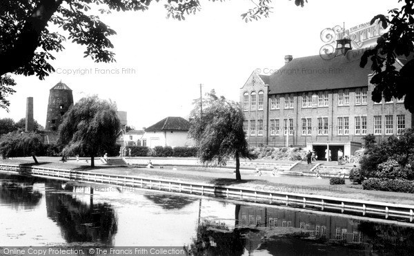 Photo of Stafford, Victoria Park c.1960