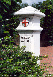 Boundary Post 2004, Staines
