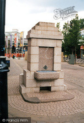 Drinking Fountain In High Street 2004, Staines