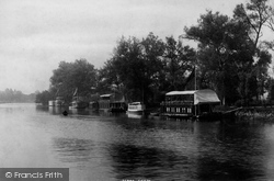 Houseboats 1895, Staines