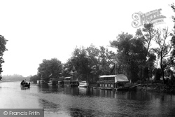 Houseboats 1895, Staines