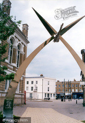 One Of The Swan Arches 2004, Staines