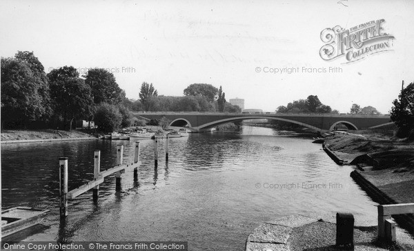 Photo of Staines, Runnymede Bridge c.1960
