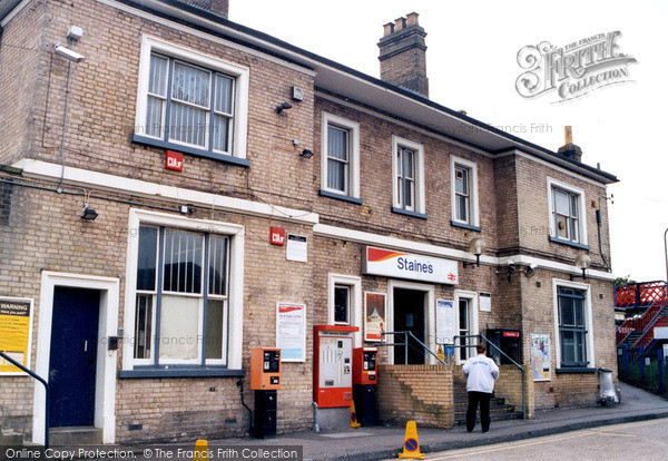 Photo of Staines, Station House 2004