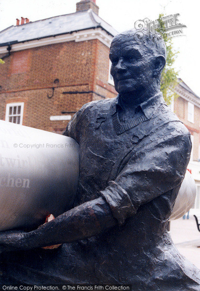 Photo of Staines, Statue In The High Street 2004