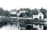 Swan Hotel And Boat House 1895, Staines