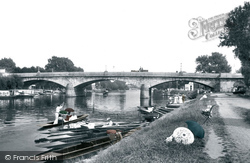 The Bridge 1907, Staines