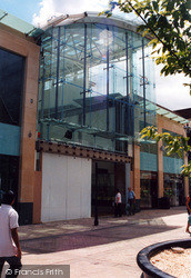 The Elmsleigh Centre 2004, Staines