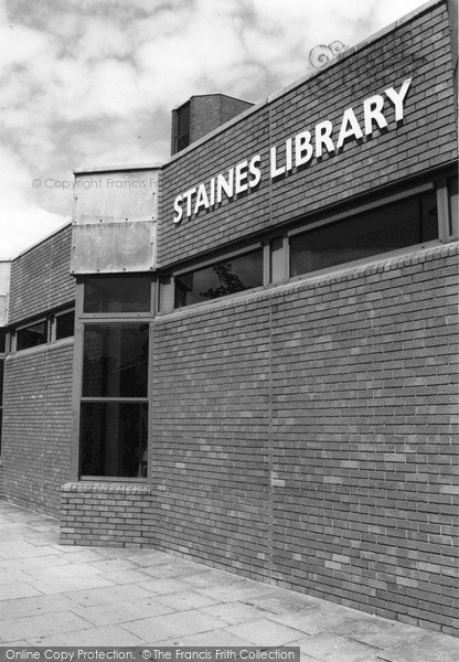 Photo of Staines, The Library In Friends' Walk 2004