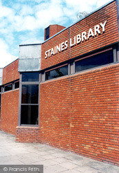 The Library In Friends' Walk 2004, Staines