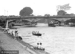 The River Thames And Bridge c.1950, Staines
