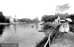 View From The Bridge 1907, Staines