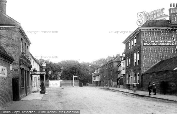 Photo of Staines, Ye Olde Bridge House 1895
