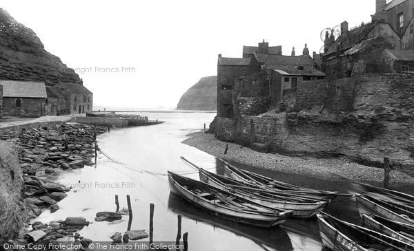 Photo of Staithes, Beck Mouth 1925