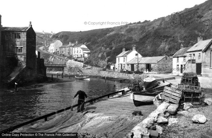 Photo of Staithes, Beckmouth 1950