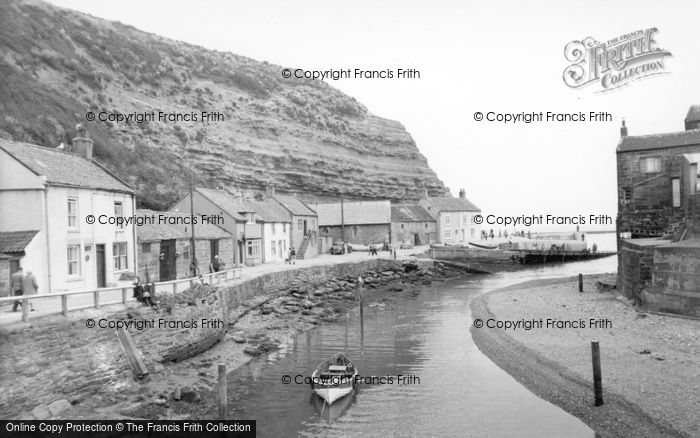 Photo of Staithes, Cowbar Bank c.1960