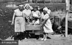 Fishwives c.1960, Staithes