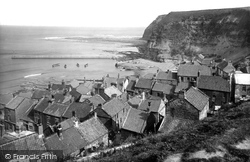 From The Cliff 1929, Staithes