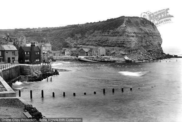 Photo of Staithes, North Cliff 1925