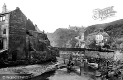 The Town And The Boats 1927, Staithes
