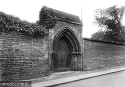 Brasenose Archway 1922, Stamford