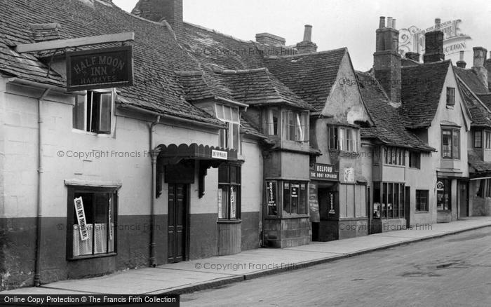 Photo of Stamford, Half Moon Inn And Kelford's Boot Repairer 1922